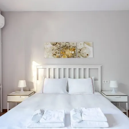 Charming Bright 4bd2bath Balcony Pad #368 Appartement *