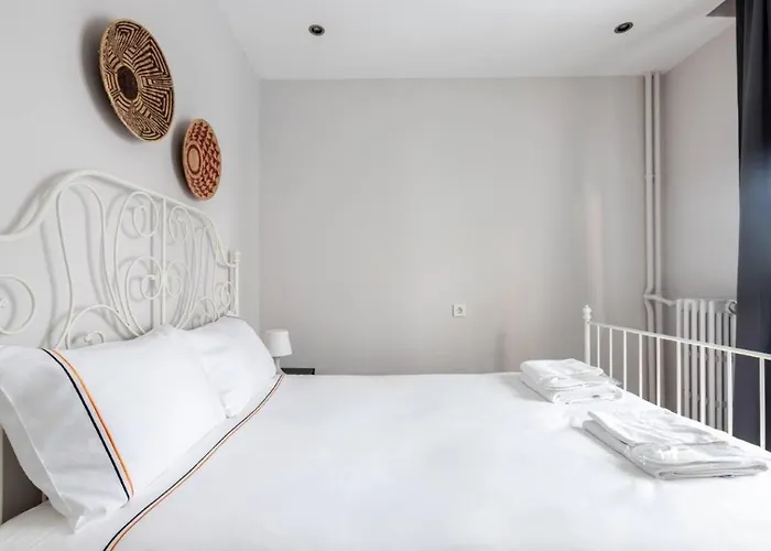 公寓 Charming Bright 4bd2bath Balcony Pad #368 *