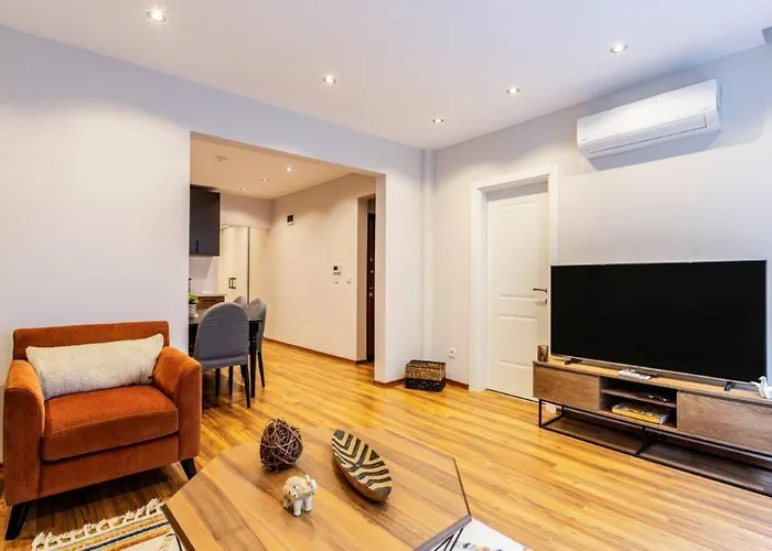 公寓 Charming Bright 4bd2bath Balcony Pad #368