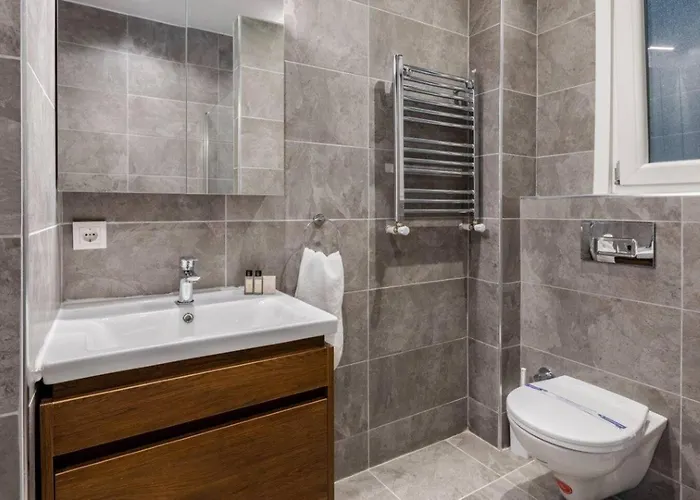 Charming Bright 4bd2bath Balcony Pad #368 公寓